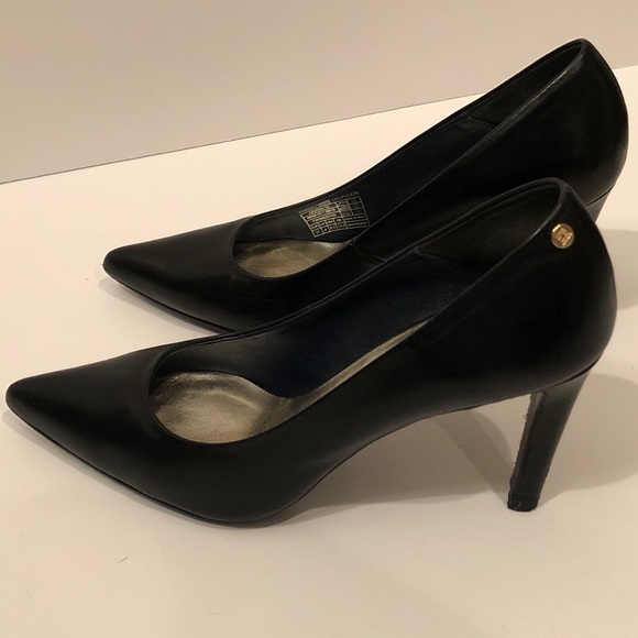 Tommy Hilfiger Black pumps with heels - Picture 3 of 3